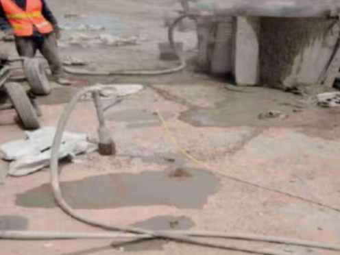 东至水泥混凝土路面板底注浆技术 路面脱空注浆整治方案